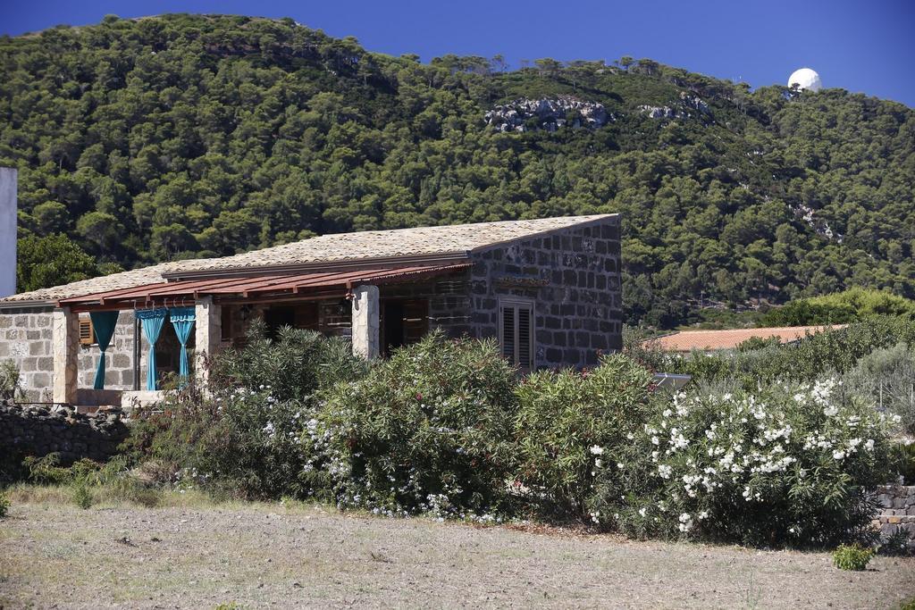 Case Vacanze La Cernia Bruna Isola di Ustica Esterno foto